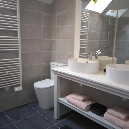 Troglodyte La Roche D'etiau En Anjou *