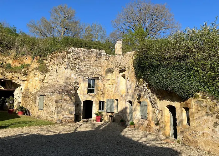 Дом отдыха Troglodyte La Roche D'etiau En Anjou Coutures (Maine-et-Loire)