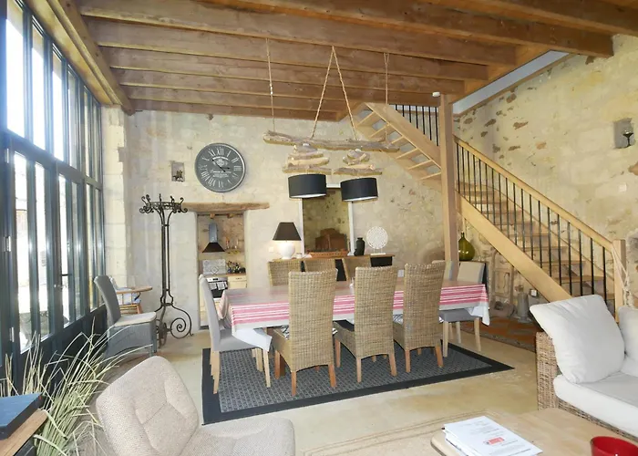 Troglodyte La Roche D'etiau En Anjou Coutures (Maine-et-Loire)