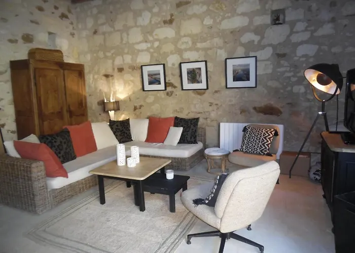 Troglodyte La Roche D'etiau En Anjou *