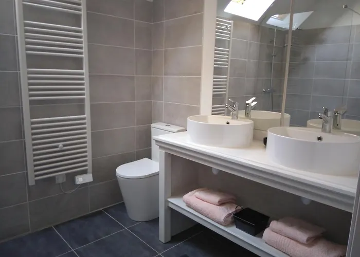 Troglodyte La Roche D'etiau En Anjou *