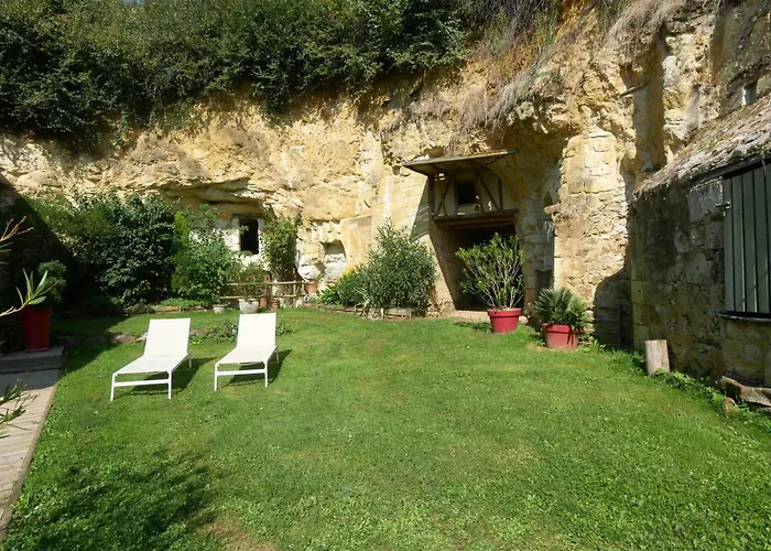 Troglodyte La Roche D'etiau En Anjou *