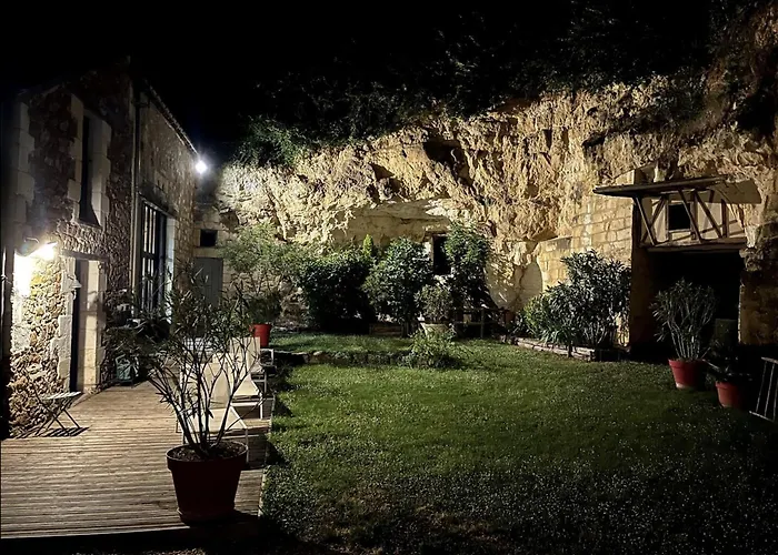 Дом отдыха Troglodyte La Roche D'etiau En Anjou Coutures (Maine-et-Loire)